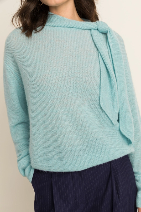 Trui met strikdetail